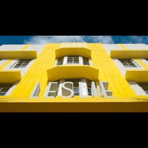 Meet your Posher, Leslie